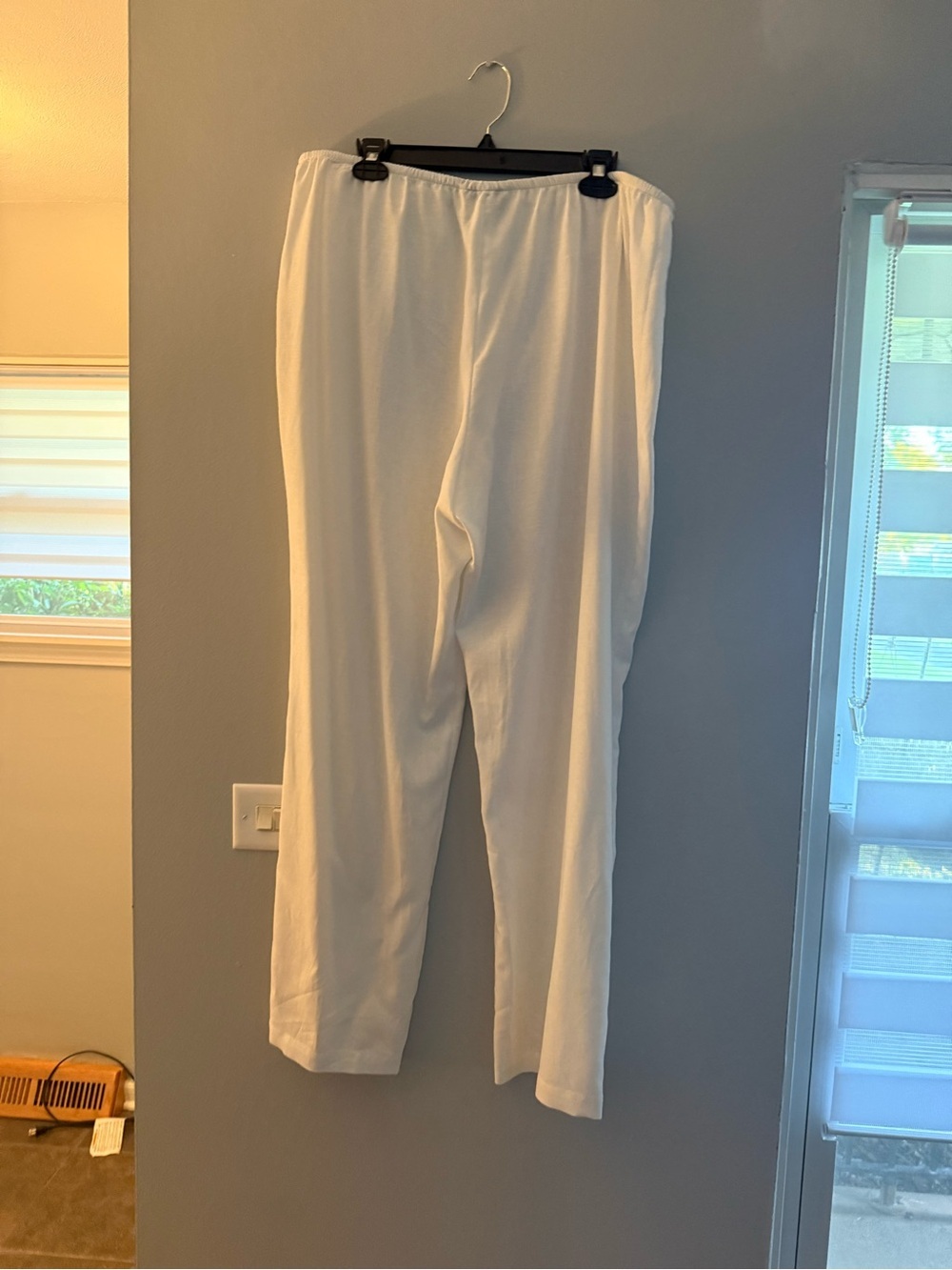 High-Rise Wide-Leg Pants in White - Picture 5 of 6